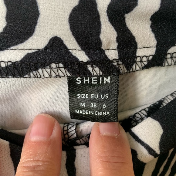 Junior’s SHEIN EZ Wear Zebra Striped Print Flare Pants, M - Picture 4 of 7